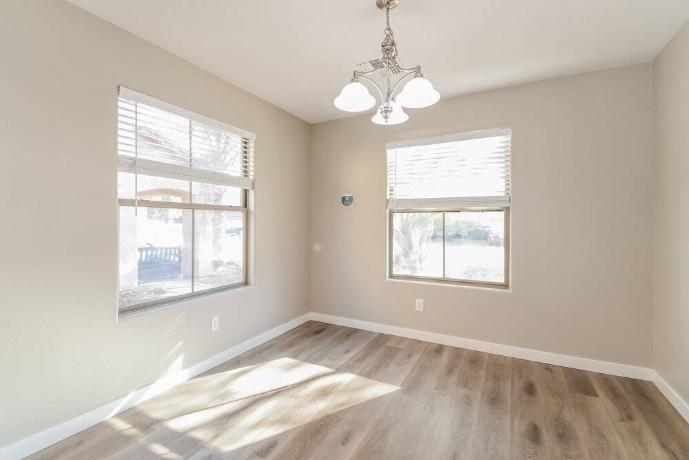 Building Photo - 2726 E Desert Rose Trail