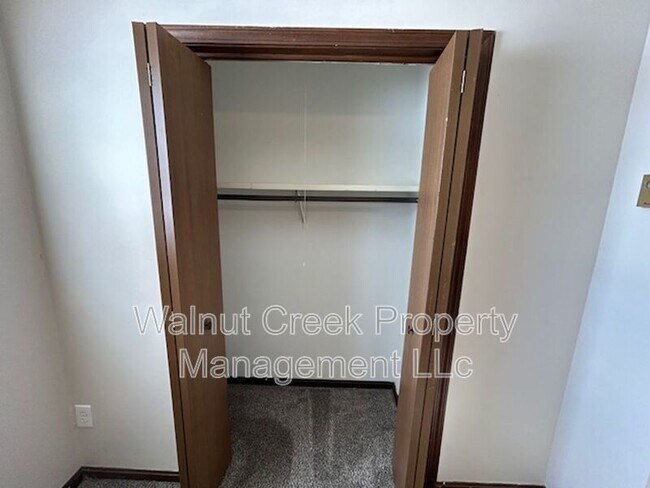 Building Photo - 115 Fox Hill Ln