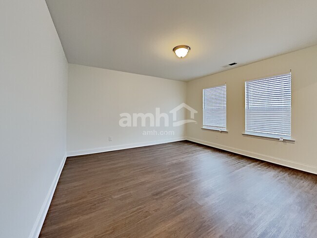 Building Photo - 212 Lake Vista Dr