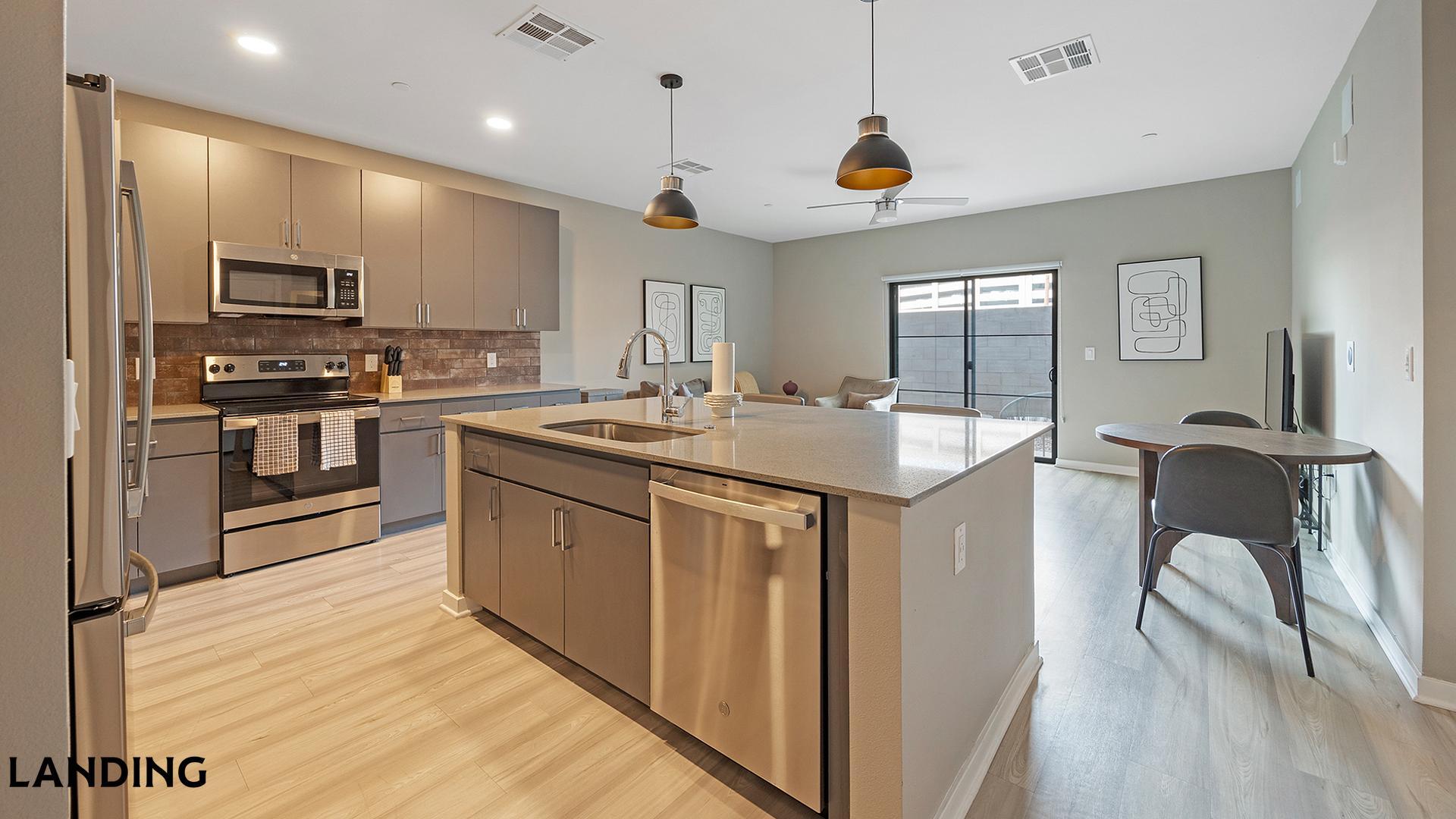 Building Photo - 402 W Lincoln St