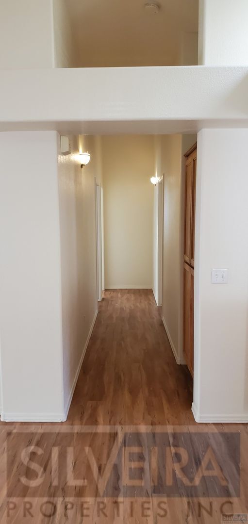 Building Photo - 2 Bedroom Santa Maria home available!