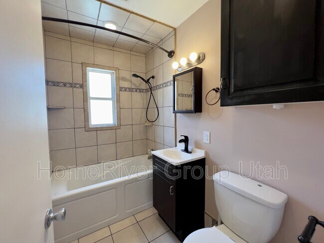 Building Photo - 2155 Westminster Ave