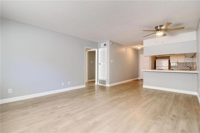 Primary Photo - 2122 Hancock Dr