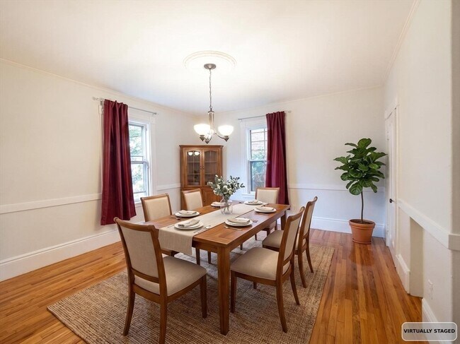 Building Photo - 12 Adella Pl