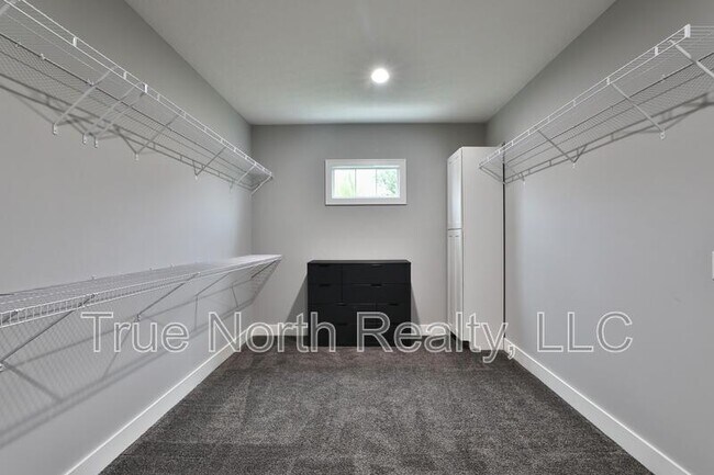 Building Photo - 2246 Koester Trce