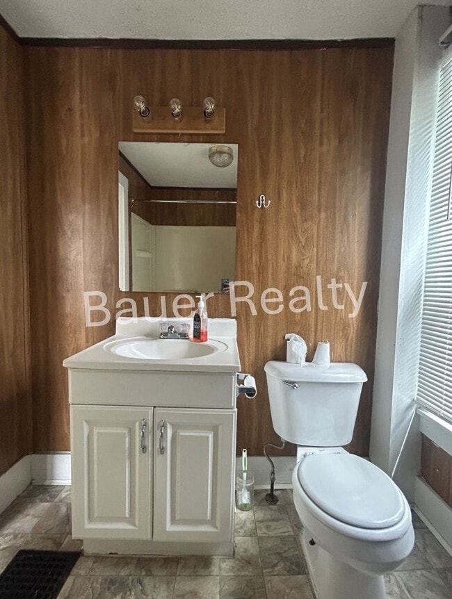 Building Photo - Affordable Two Bedroom