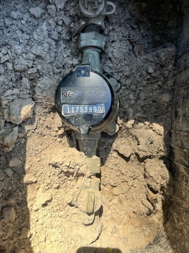 Building Photo - 599 FM 3228