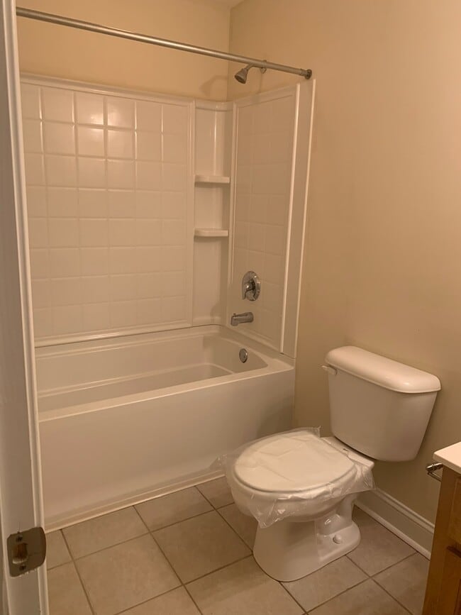 Building Photo - Beautiful Townhome for Rent