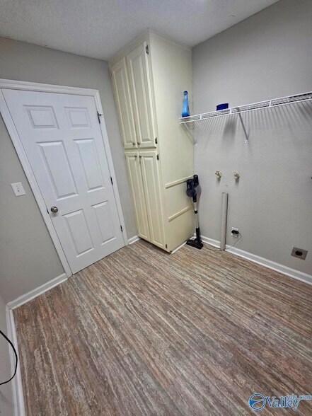 Building Photo - 17439 Morgan Dr