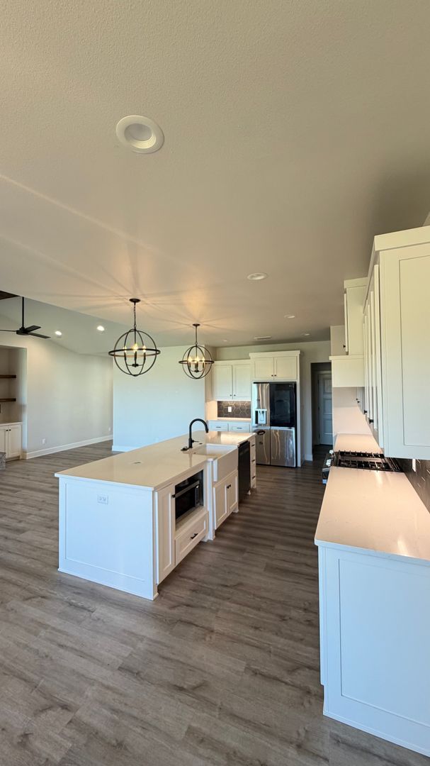 Building Photo - 5014 Cranbrook Dr