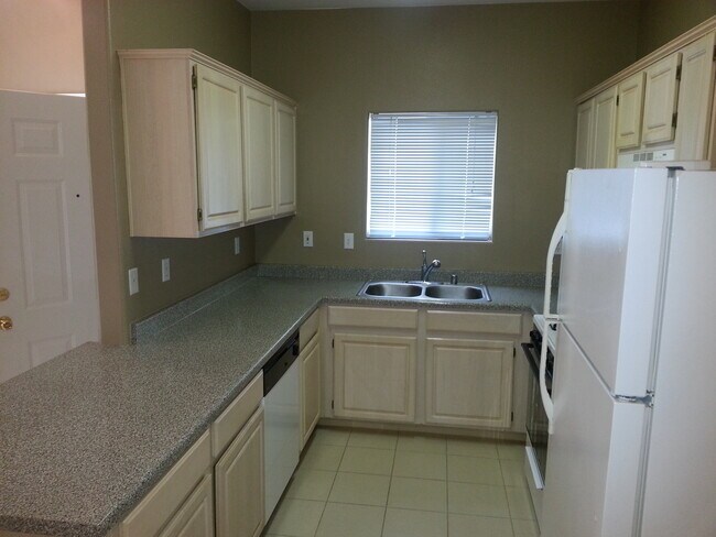 Building Photo - 5650 E. Sahara #1029