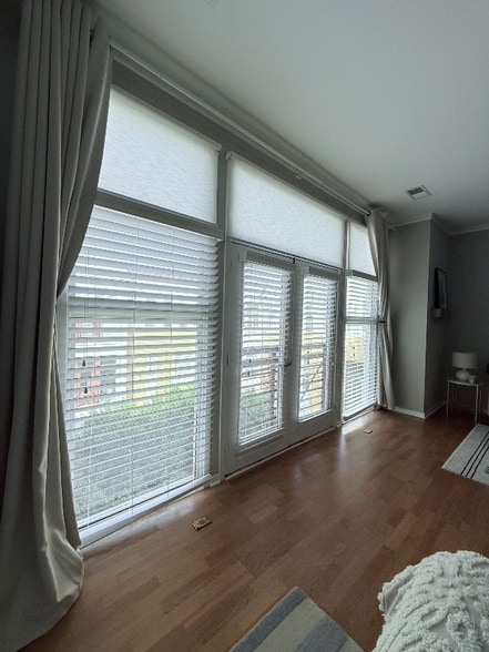 Building Photo - 2125 Southend Dr