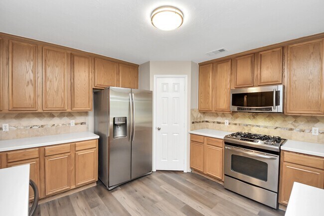 Building Photo - 1802 Whispering Forest Dr