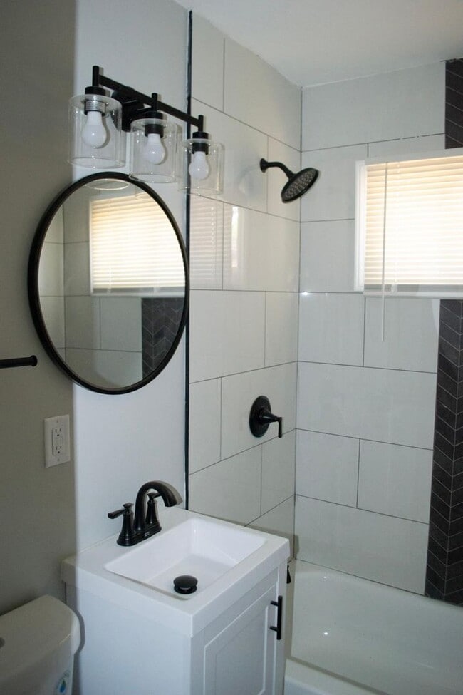 Building Photo - Gary West Side 4 Bed 2 Bath 2 Car Garage