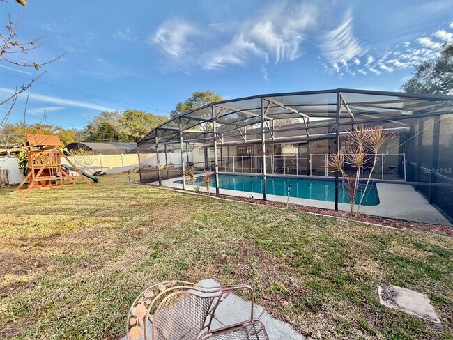 Building Photo - 653 Sherwood Dr