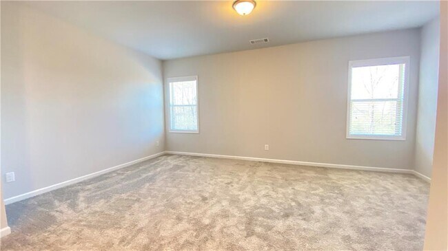 Building Photo - 4612 Silver Oak Dr SW