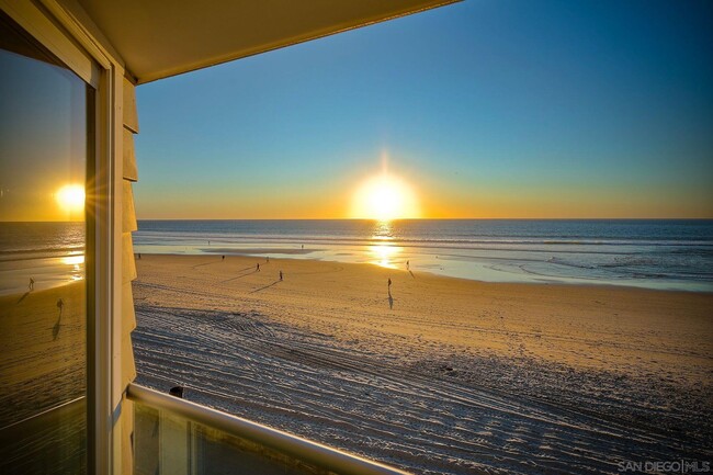 Building Photo - 3285 Ocean Front Walk