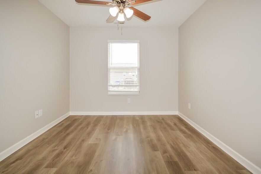 Building Photo - 2338 Ashton Ln