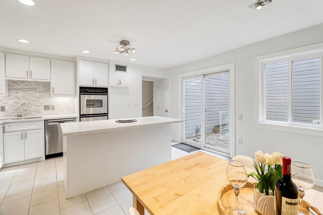 Building Photo - 11538 Riverview Dr