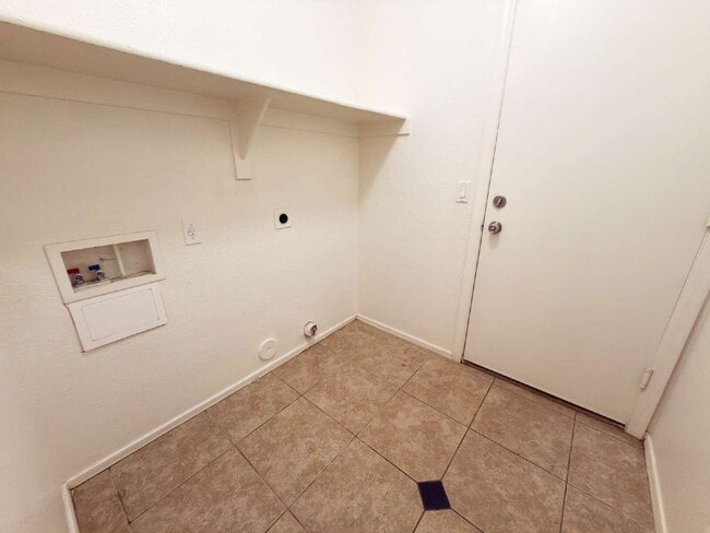 Building Photo - Spacious Single-Story Home with Open Layout & 2-Car Garage