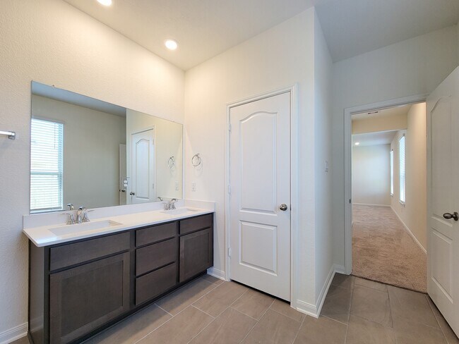 Building Photo - 2815 Lyra Ct