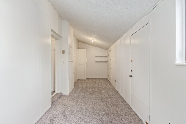Building Photo - Great two bed two bath bungalow for rent i...