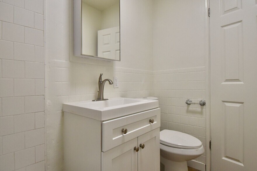 Building Photo - 4413 Tujunga Ave