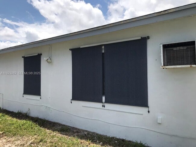 Building Photo - 2530 NW 17th St