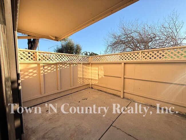 Building Photo - 100 W Rossi St