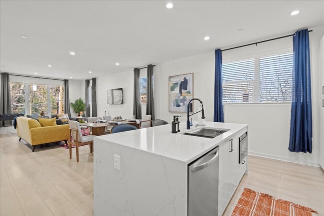 Building Photo - 1111 Dade St