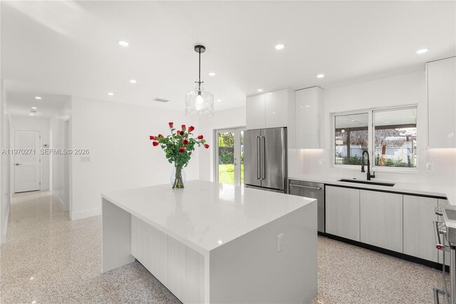 Building Photo - 6030 SW 109th Ct