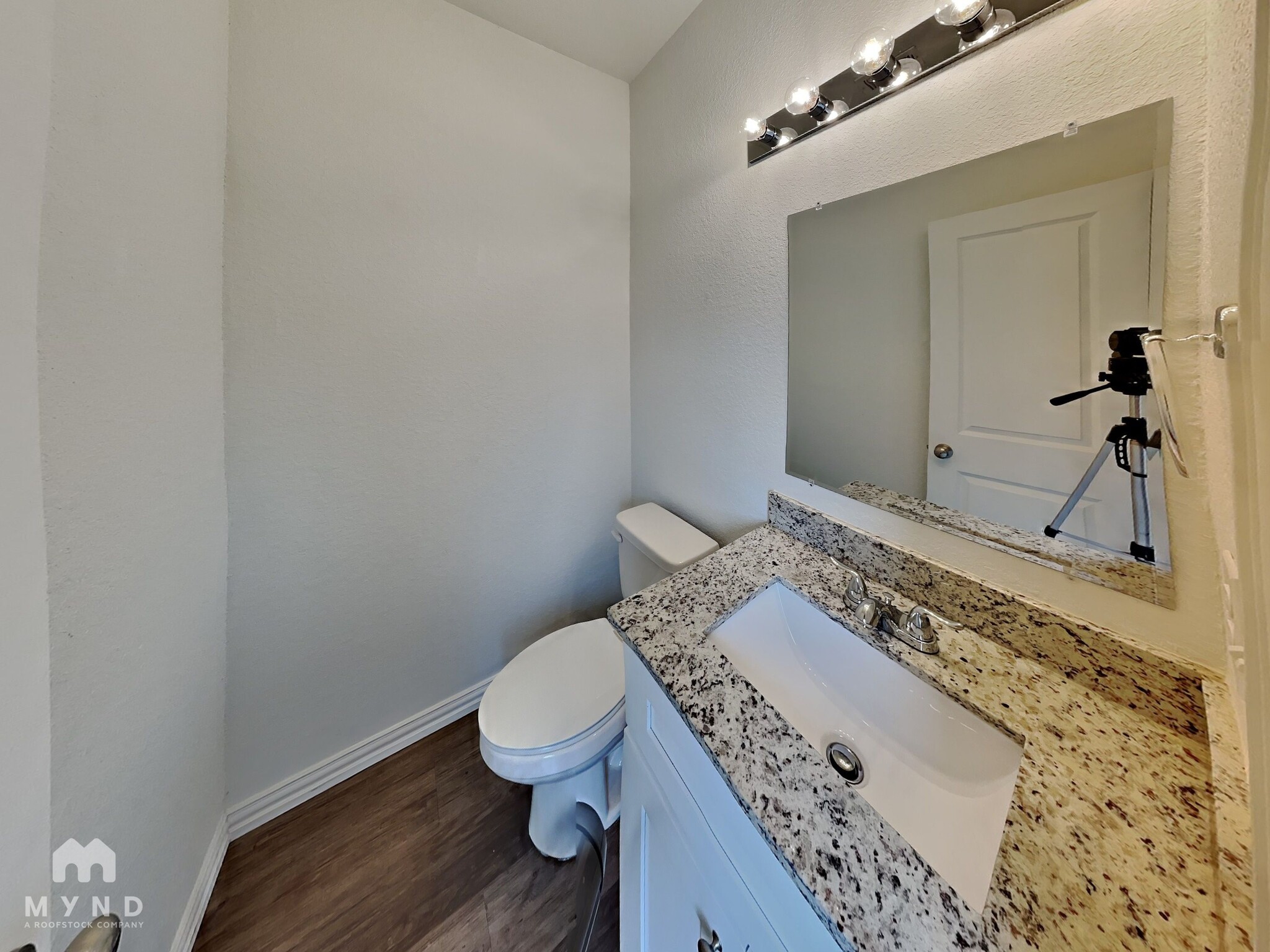 Building Photo - 3230 S Cherry Ln