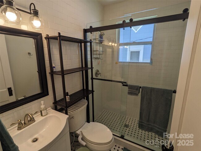 Building Photo - 28 Woodrow Ave