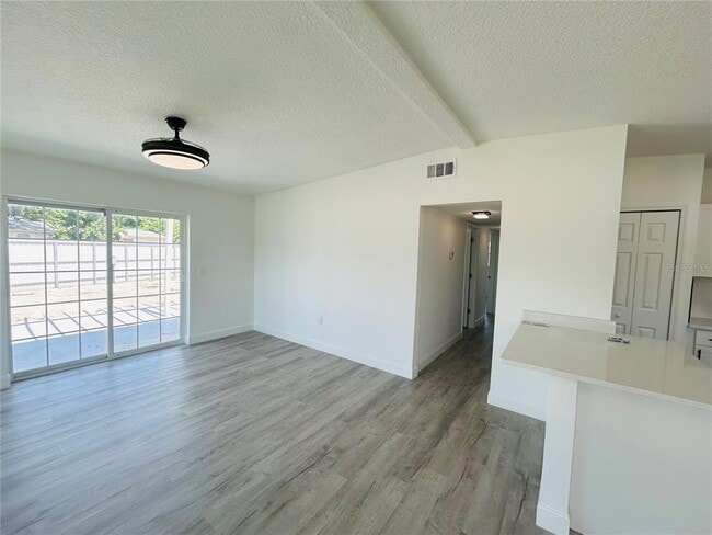 Building Photo - 6603 Cocos Dr