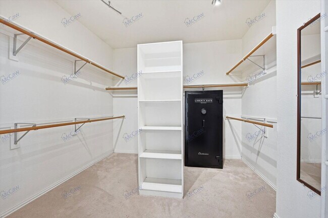 Building Photo - 2701 Stone Creek Dr