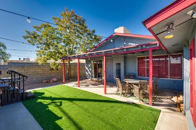 Building Photo - A truly one-of-a-kind pirate themed home t...