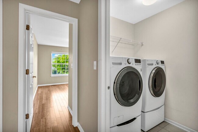 Building Photo - 2241 Avalon Ct S