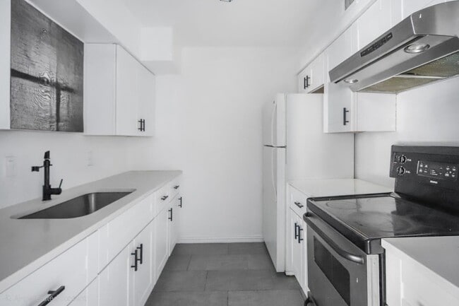 Building Photo - 12888 Montfort Dr