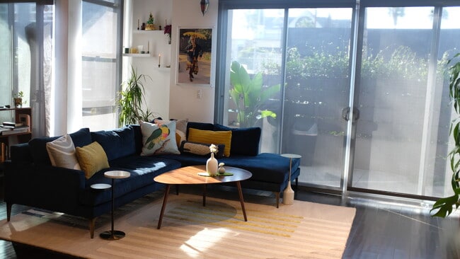 Building Photo - 13320 Beach Ave