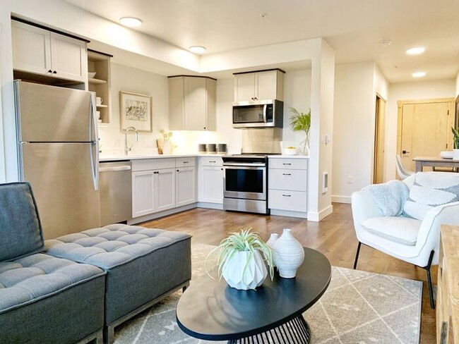 Primary Photo - Luxury top floor 2bd in the heart of Sellw...