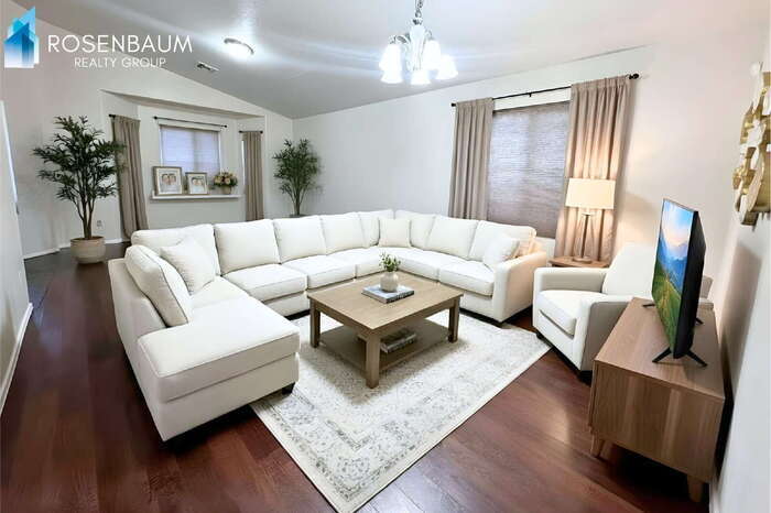 Building Photo - 2030 W Carson Rd