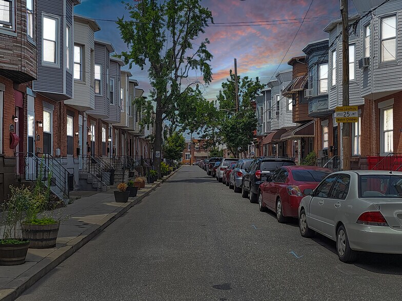 Building Photo - 2005 Mercy St