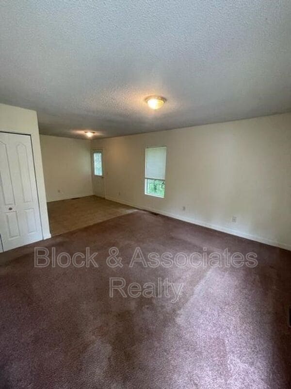 Building Photo - 128 West St