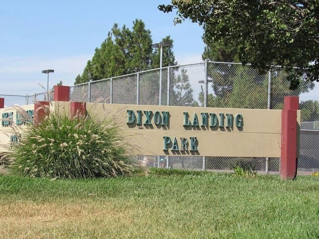 Building Photo - 1480 Los Buellis Way