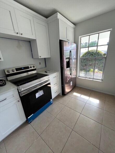 Building Photo - 2920 Bradley Ct