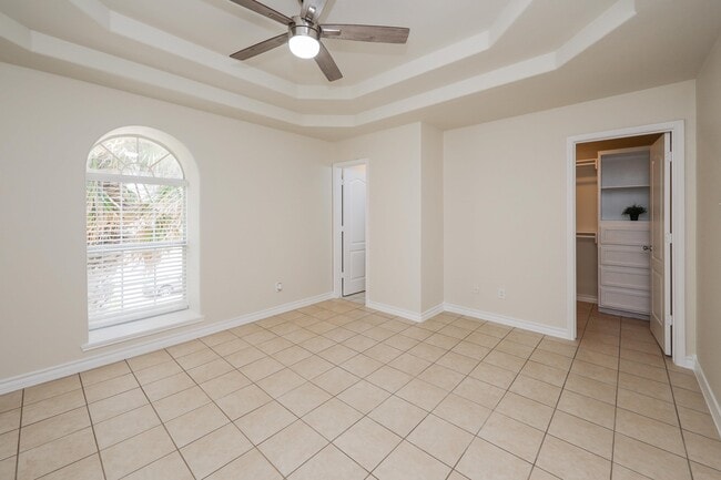 Building Photo - 1000 Ranchway Dr