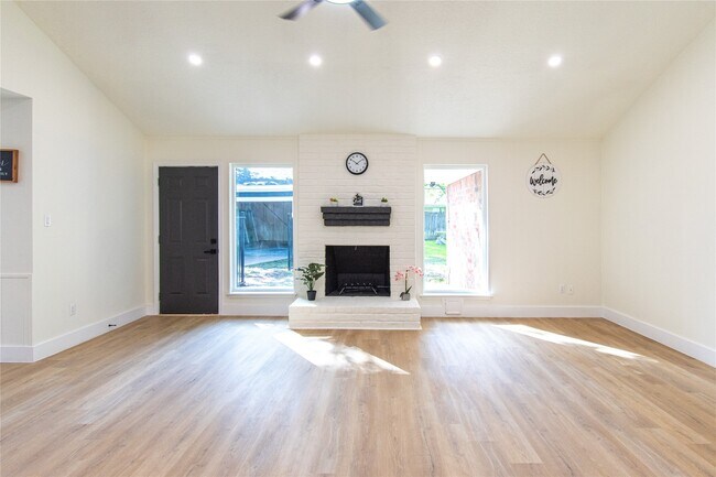 Building Photo - 822 Red Rock Canyon Dr