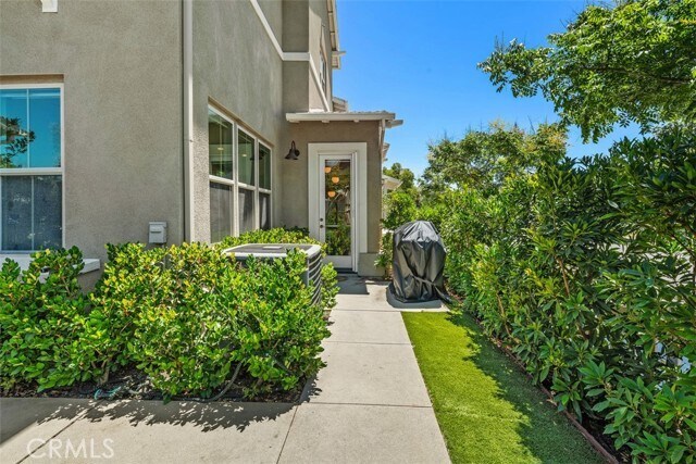 Building Photo - 102 Sencillo Pl