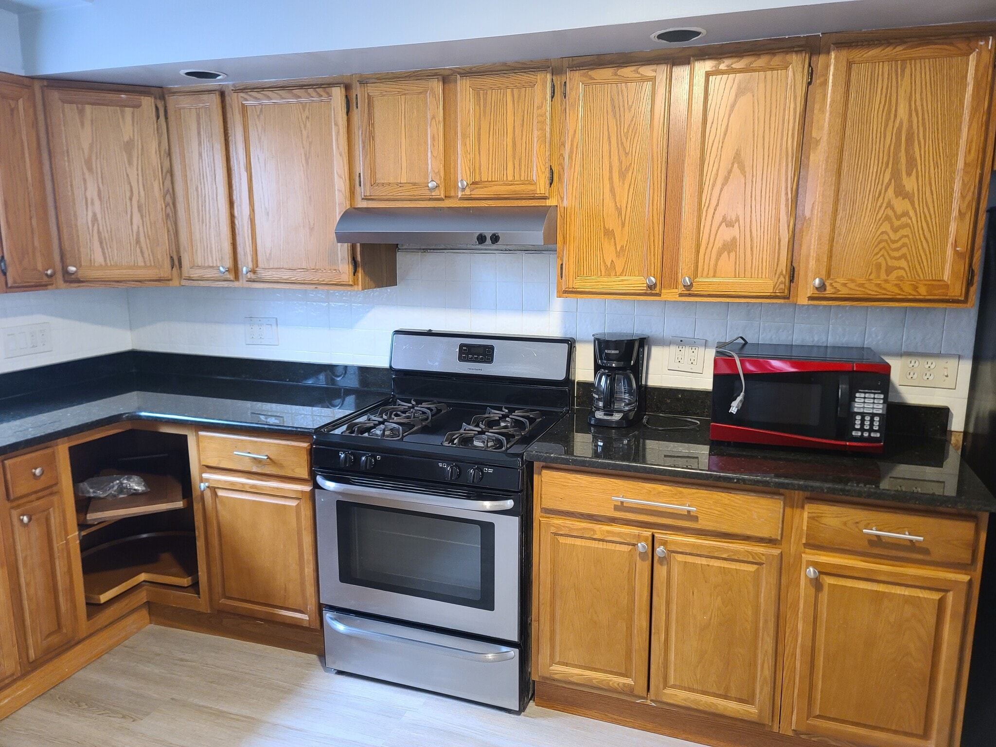 Kitchen - 2319 S Carlisle St