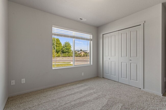 Building Photo - Stunning 3 Bed, 2 Bath Rancher in Spokane Valley!